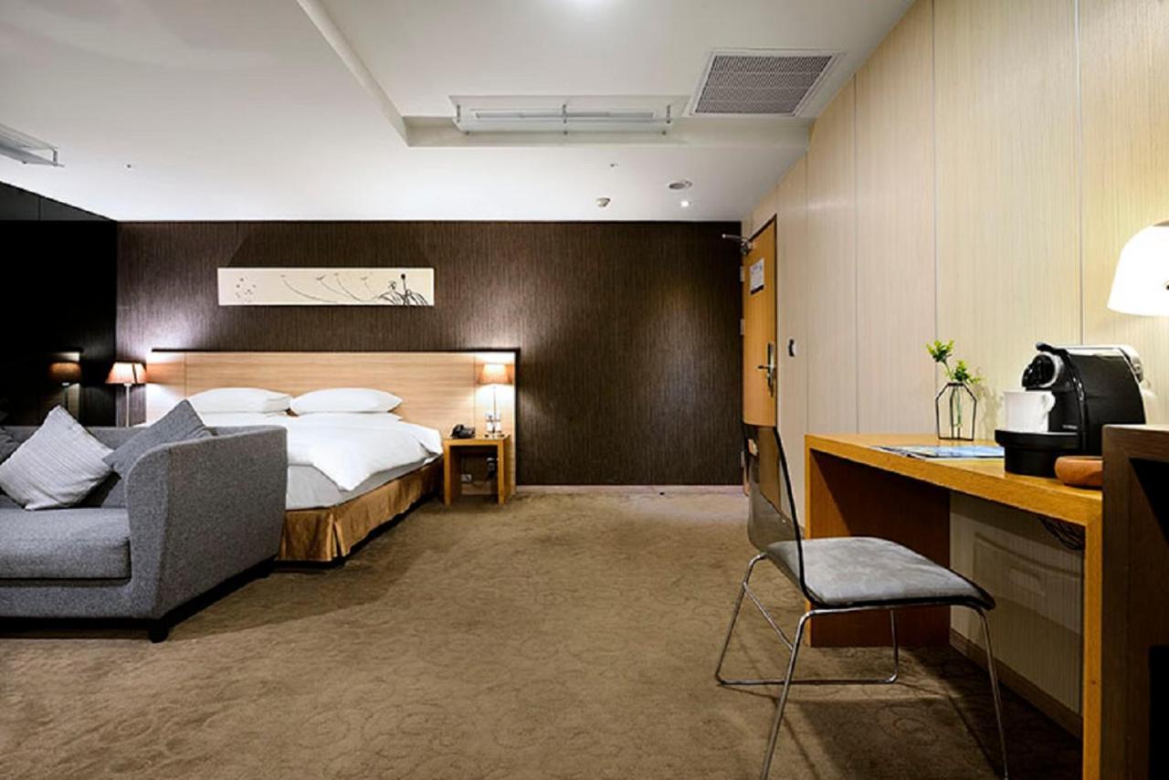 Beacon Hotel Taichung Exterior foto